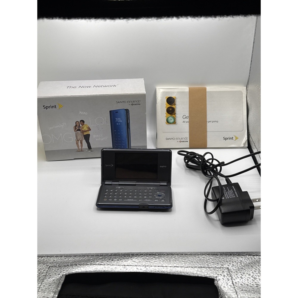 Sanyo Innuendo SCP-6780 Sprint Blue Kyocera Has Ink Spot Works Has Power Manual